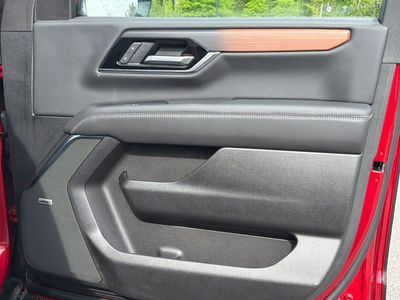 2025 GMC Yukon - Photo 40