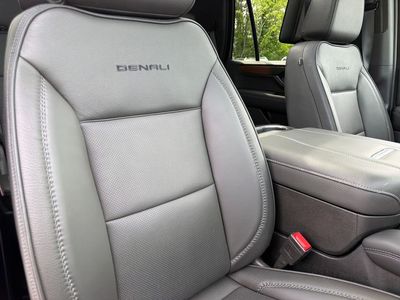 2025 GMC Yukon - Photo 41