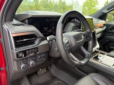 2025 GMC Yukon - Photo 17