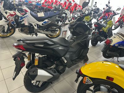 2025 Honda ADV160 - Photo 4