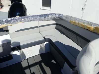 2026 Hurricane SunDeck 217 OB - Photo 10