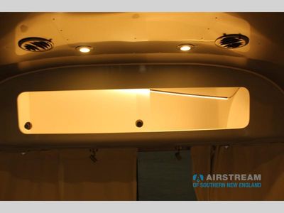 2024 Airstream International - Photo 12