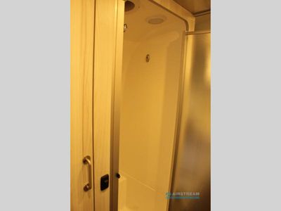 2024 Airstream International - Photo 18