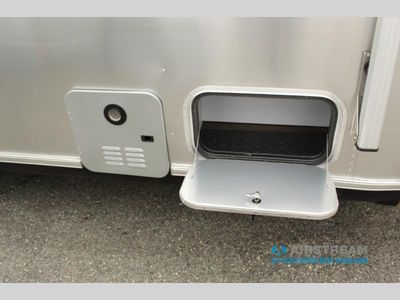 2024 Airstream International - Photo 9