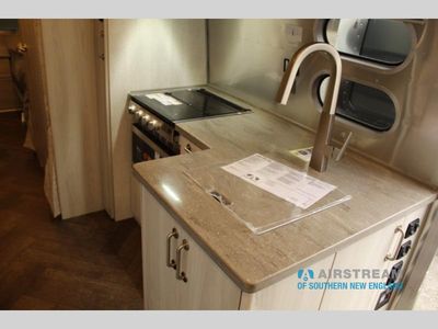 2024 Airstream International - Photo 27