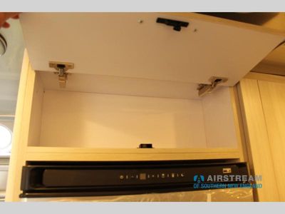 2024 Airstream International - Photo 36