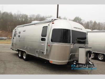 2024 Airstream International - Photo 1