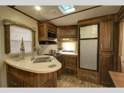 2017 Keystone RV Cougar X-Lite - Photo 3