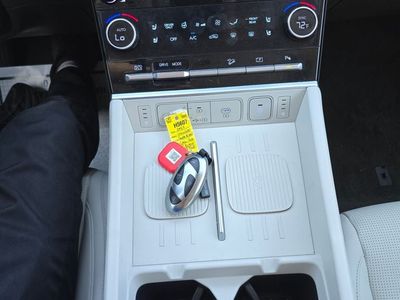 2025 Hyundai Santa Fe Hybrid — photo 15 view