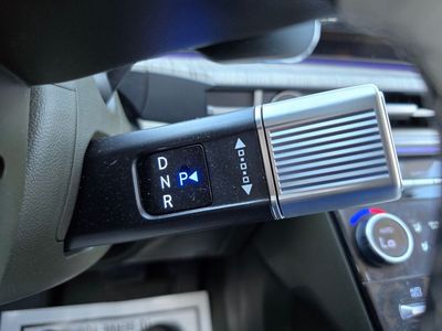 2025 Hyundai Santa Fe Hybrid — photo 12 view