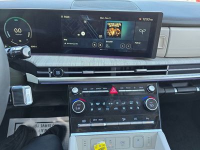 2025 Hyundai Santa Fe Hybrid — photo 13 view