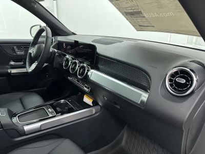 2026 Mercedes-Benz GLB — photo 26 view