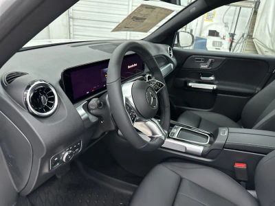 2026 Mercedes-Benz GLB — photo 9 view