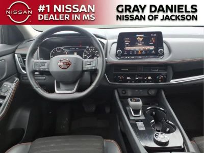 2025 Nissan Rogue - Photo 10