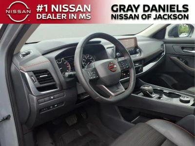 2025 Nissan Rogue - Photo 11