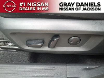 2025 Nissan Rogue - Photo 13