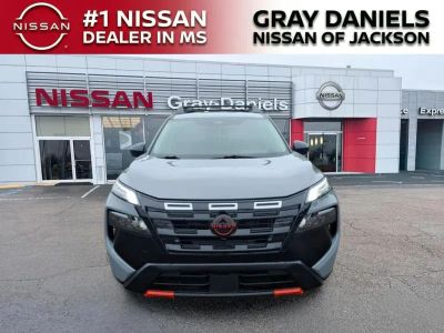 2025 Nissan Rogue - Photo 2