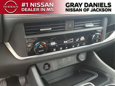 2025 Nissan Rogue - Photo 18