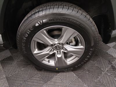 2024 Toyota RAV4 - Photo 10
