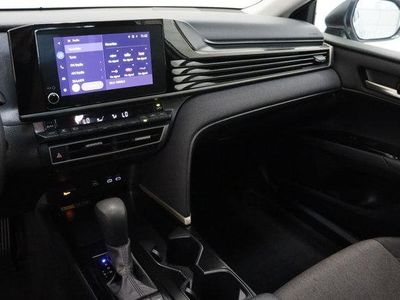 2025 Toyota Camry FWD - Photo 15