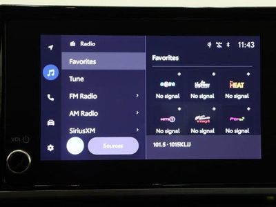 2025 Toyota Camry FWD - Photo 18