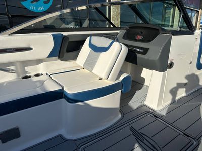 2024 Chaparral 247 SSX - Photo 12