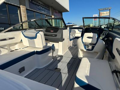 2024 Chaparral 247 SSX - Photo 9
