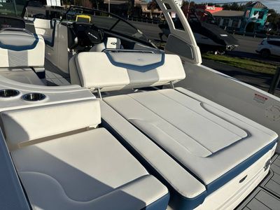 2024 Chaparral 247 SSX - Photo 15