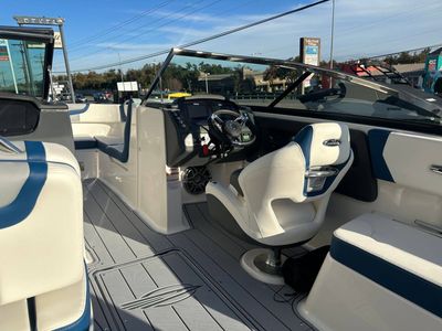 2024 Chaparral 247 SSX - Photo 14