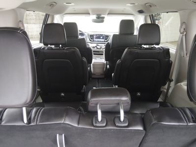 2024 Chrysler Pacifica — photo 11 view