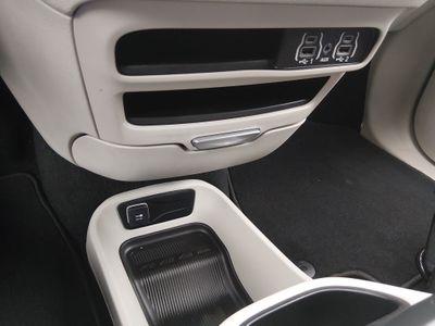 2024 Chrysler Pacifica — photo 20 view