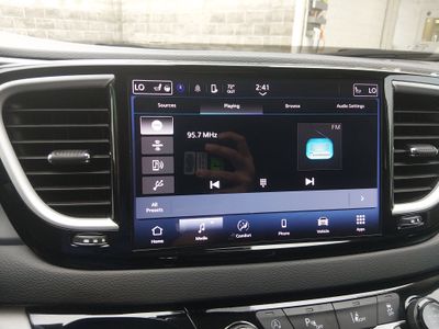2024 Chrysler Pacifica — photo 17 view