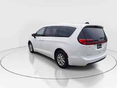 2024 Chrysler Pacifica — detail view
