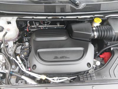 2024 Chrysler Pacifica — photo 9 view