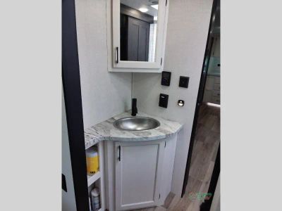 2025 Venture RV Stratus - Photo 27
