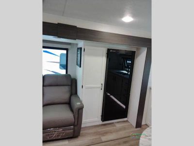 2025 Venture RV Stratus - Photo 15