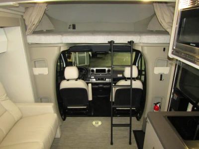 2025 Winnebago VIEW - Photo 4