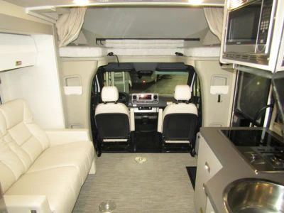 2025 Winnebago VIEW - Photo 3
