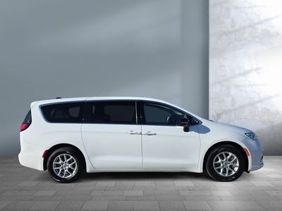 2024 Chrysler Pacifica - Photo 7