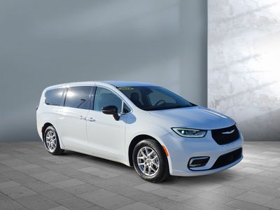 2024 Chrysler Pacifica - Photo 8
