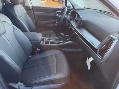 2026 Kia Sorento — photo 7 view