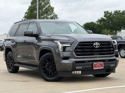 2023 Toyota Sequoia - Photo 2