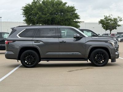 2023 Toyota Sequoia - Photo 3