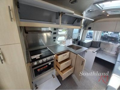 2025 Airstream Flying Cloud - Photo 14