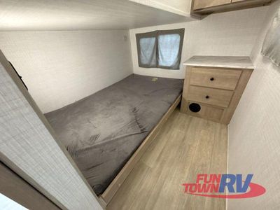 2025 Palomino SolAire - Photo 35