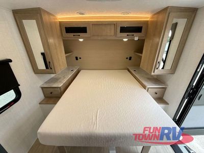 2025 Palomino SolAire - Photo 34