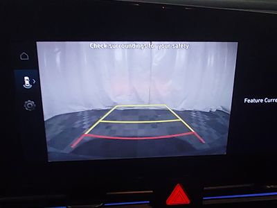 2025 Hyundai Elantra — photo 16 view