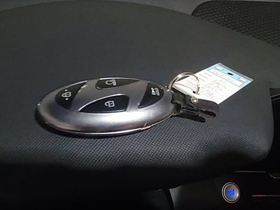 2025 Hyundai Elantra — photo 15 view