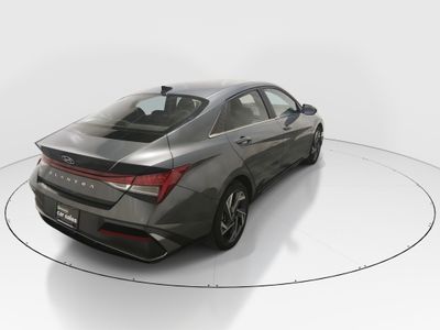 2025 Hyundai Elantra — photo 7 view