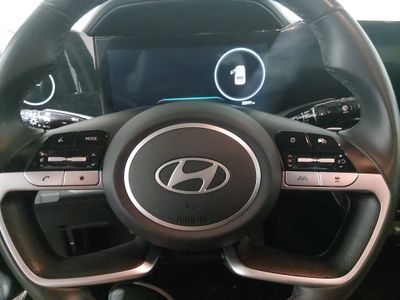 2025 Hyundai Elantra — photo 12 view